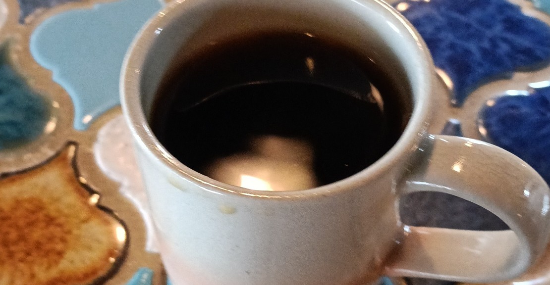ハンドドリップでの香り高いコーヒー