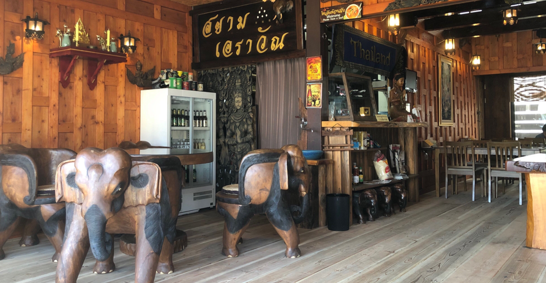 店舗内観1